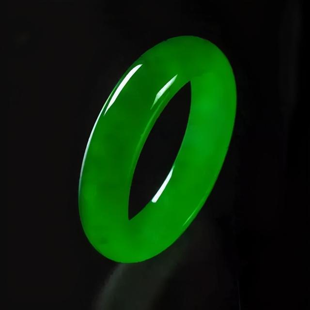 怎么开翡翠店一块翡翠原石多少钱-第7张图片-翡翠网 怎么开翡翠店一块翡翠原石多少钱-第7张图片-翡翠网