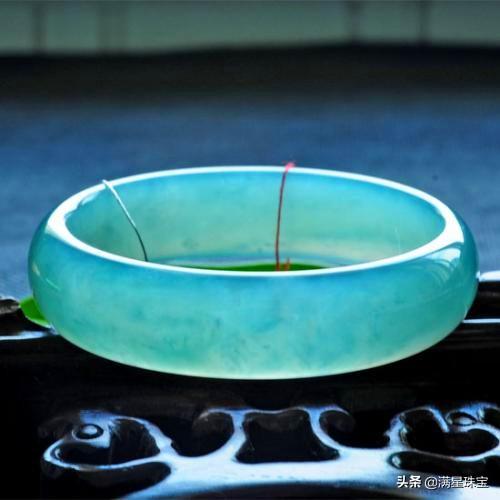 冰糯种翡翠价格,冰糯种蓝水翡翠价格-第5张图片-翡翠网 冰糯种翡翠价格,冰糯种蓝水翡翠价格-第5张图片-翡翠网