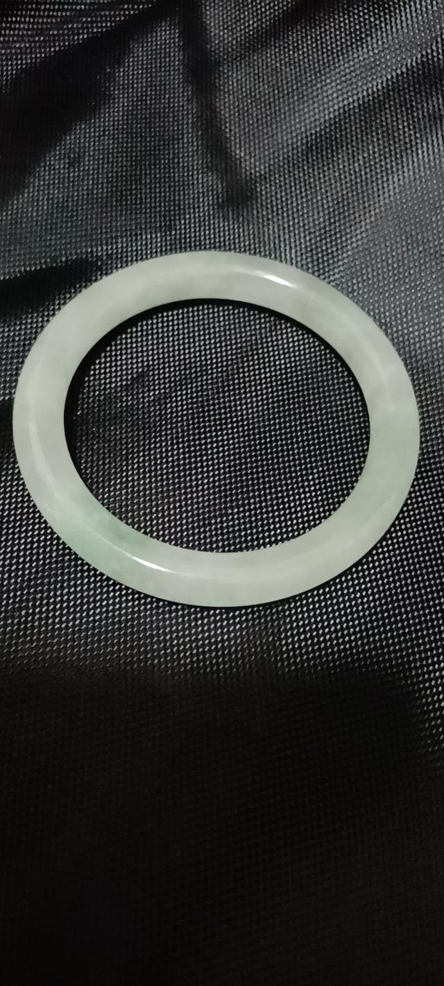 什么叫冰种玉手镯清代冰种翡翠玉手镯-第3张图片-翡翠网 什么叫冰种玉手镯清代冰种翡翠玉手镯-第3张图片-翡翠网