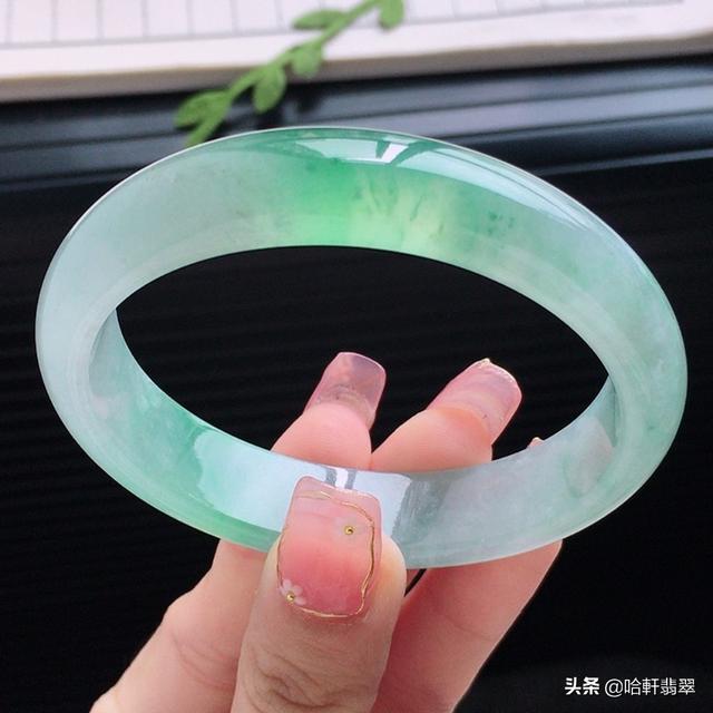 翡翠糯种镯子价格,什么是糯种翡翠-第7张图片-翡翠网