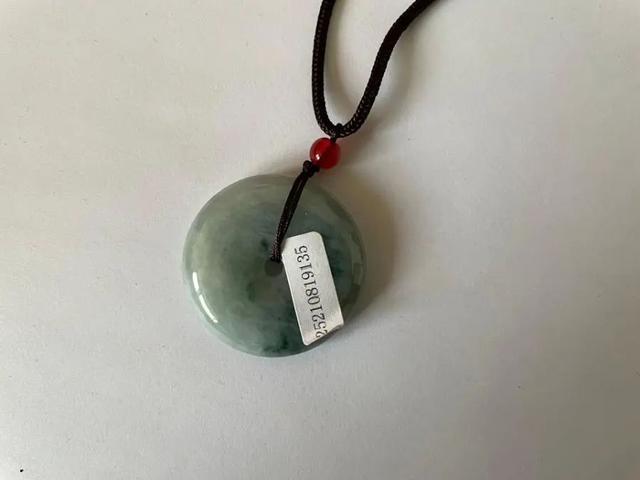 翡翠手镯价格,老翡翠拍卖价格-第17张图片-翡翠网 翡翠手镯价格,老翡翠拍卖价格-第17张图片-翡翠网