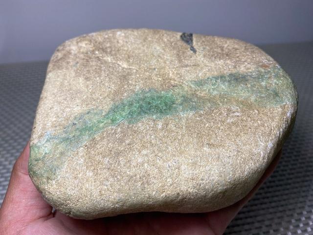 翡翠原石识别场口,翡翠原石哪里买-第8张图片-翡翠网 翡翠原石识别场口,翡翠原石哪里买-第8张图片-翡翠网