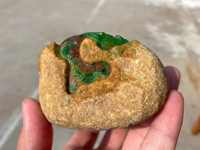 翡翠原石识别场口,翡翠原石哪里买-第14张图片-翡翠网 翡翠原石识别场口,翡翠原石哪里买-第14张图片-翡翠网