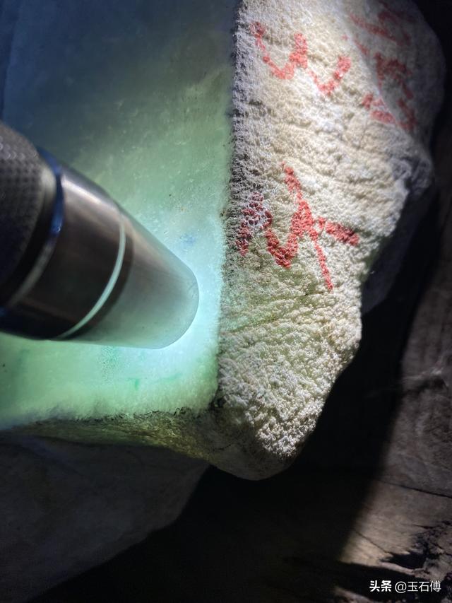 木那白盐沙紫罗兰翡翠原石图白盐沙皮翡翠原石-第3张图片-翡翠网 木那白盐沙紫罗兰翡翠原石图白盐沙皮翡翠原石-第3张图片-翡翠网