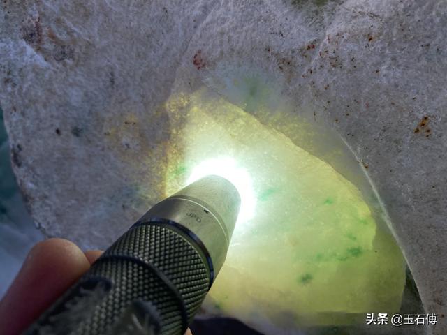 木那白盐沙紫罗兰翡翠原石图白盐沙皮翡翠原石-第11张图片-翡翠网 木那白盐沙紫罗兰翡翠原石图白盐沙皮翡翠原石-第11张图片-翡翠网