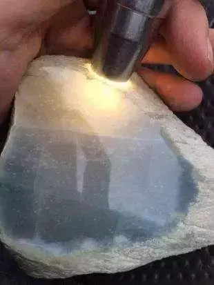 黄蜡皮翡翠原石翡翠原石木蜡至尊图片-第9张图片-翡翠网 黄蜡皮翡翠原石翡翠原石木蜡至尊图片-第9张图片-翡翠网