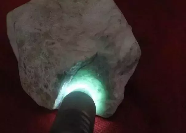 黄蜡皮翡翠原石翡翠原石木蜡至尊图片-第11张图片-翡翠网 黄蜡皮翡翠原石翡翠原石木蜡至尊图片-第11张图片-翡翠网