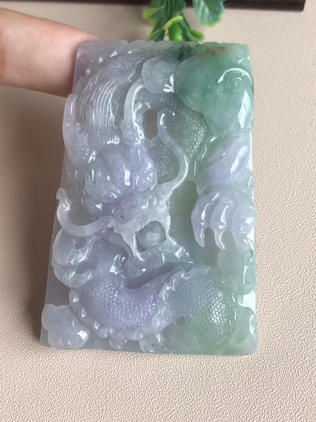 如何打磨翡翠,翡翠原石抛光后-第1张图片-翡翠网 如何打磨翡翠,翡翠原石抛光后-第1张图片-翡翠网