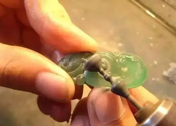 如何打磨翡翠,翡翠原石抛光后-第12张图片-翡翠网