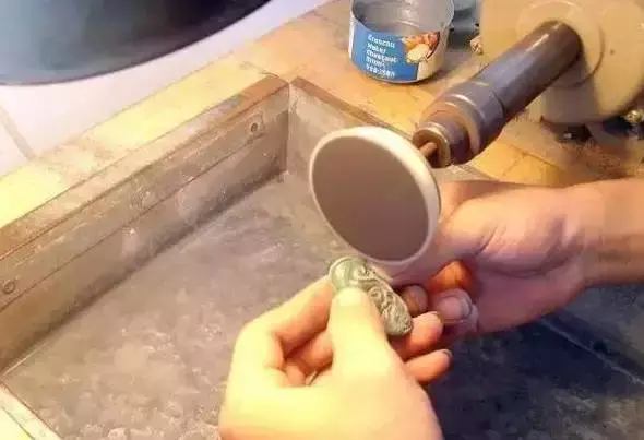 如何打磨翡翠,翡翠原石抛光后-第14张图片-翡翠网