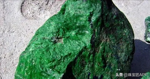 冰种飘花翡翠铁龙生飘花翡翠手镯图片价格-第21张图片-翡翠网 冰种飘花翡翠铁龙生飘花翡翠手镯图片价格-第21张图片-翡翠网