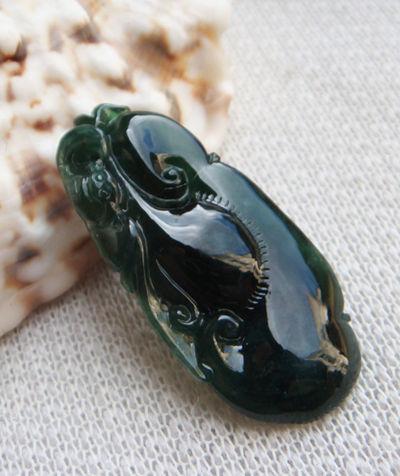 翡翠里的墨翠贵吗墨翡翠价格怎么算-第5张图片-翡翠网 翡翠里的墨翠贵吗墨翡翠价格怎么算-第5张图片-翡翠网