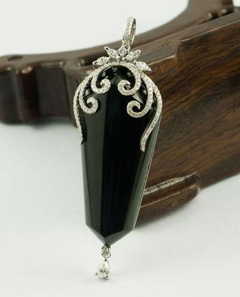 翡翠里的墨翠贵吗墨翡翠价格怎么算-第7张图片-翡翠网 翡翠里的墨翠贵吗墨翡翠价格怎么算-第7张图片-翡翠网