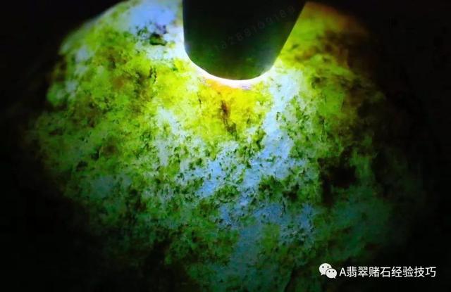 翡翠原石木讷,木纳原石白岩沙-第2张图片-翡翠网 翡翠原石木讷,木纳原石白岩沙-第2张图片-翡翠网