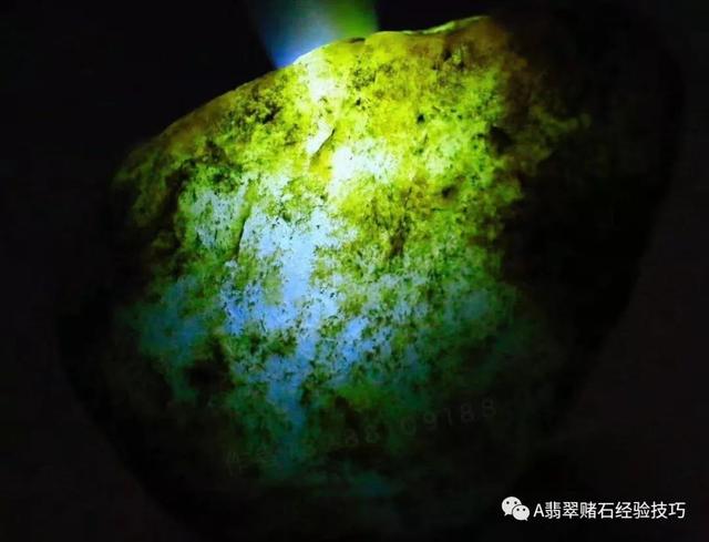 翡翠原石木讷,木纳原石白岩沙-第5张图片-翡翠网 翡翠原石木讷,木纳原石白岩沙-第5张图片-翡翠网