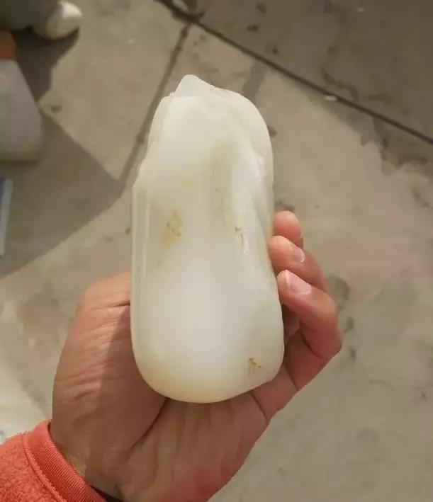 白玉翡翠原石吧,10万1克的羊脂玉图片-第3张图片-翡翠网 白玉翡翠原石吧,10万1克的羊脂玉图片-第3张图片-翡翠网