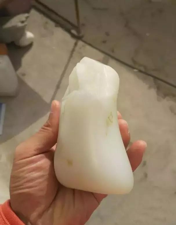 白玉翡翠原石吧,10万1克的羊脂玉图片-第5张图片-翡翠网 白玉翡翠原石吧,10万1克的羊脂玉图片-第5张图片-翡翠网