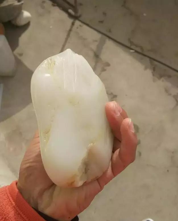 白玉翡翠原石吧,10万1克的羊脂玉图片-第7张图片-翡翠网 白玉翡翠原石吧,10万1克的羊脂玉图片-第7张图片-翡翠网