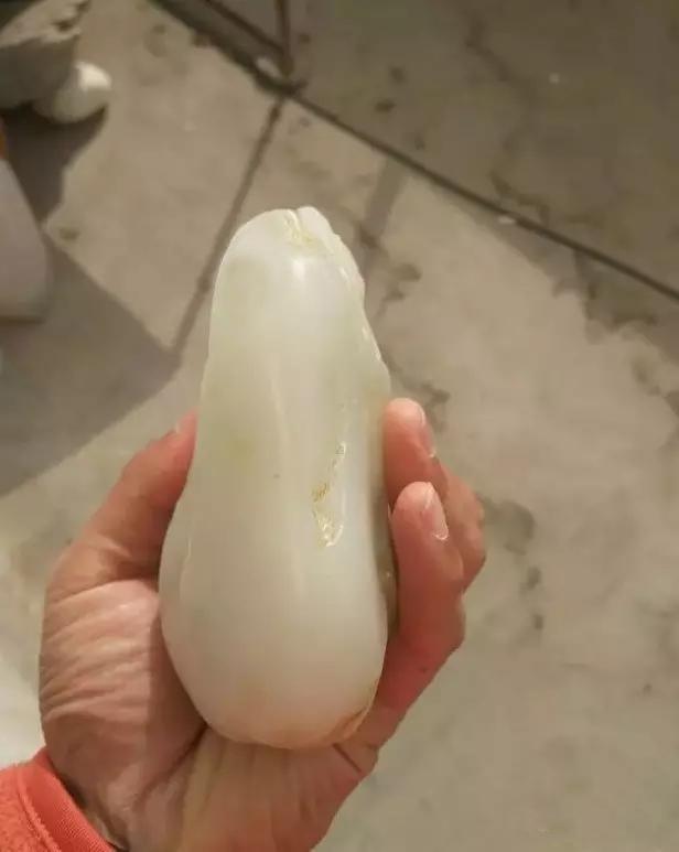 白玉翡翠原石吧,10万1克的羊脂玉图片-第9张图片-翡翠网 白玉翡翠原石吧,10万1克的羊脂玉图片-第9张图片-翡翠网