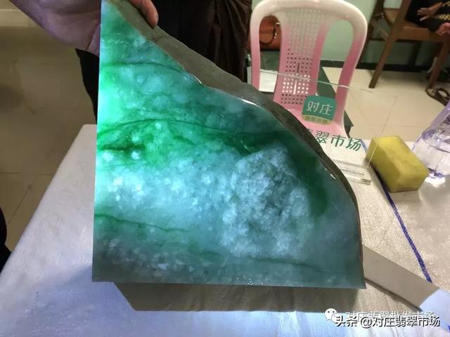 国内有几大翡翠公盘翡翠公盘原石-第15张图片-翡翠网 国内有几大翡翠公盘翡翠公盘原石-第15张图片-翡翠网