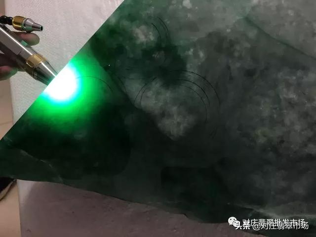 国内有几大翡翠公盘翡翠公盘原石-第16张图片-翡翠网 国内有几大翡翠公盘翡翠公盘原石-第16张图片-翡翠网