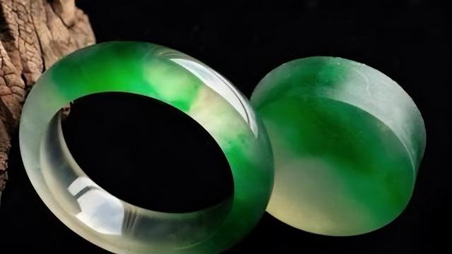 翡翠价格大涨翡翠这两年涨钱还是掉钱-第4张图片-翡翠网 翡翠价格大涨翡翠这两年涨钱还是掉钱-第4张图片-翡翠网