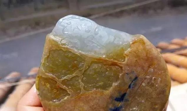 翡翠有油性吗翡翠原石是油性吗-第5张图片-翡翠网 翡翠有油性吗翡翠原石是油性吗-第5张图片-翡翠网