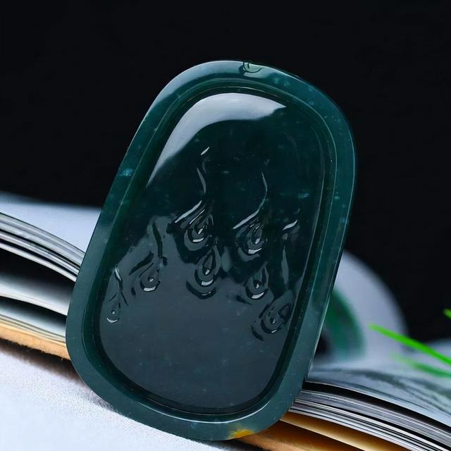 关于蓝翡翠价格的信息-第2张图片-翡翠网 关于蓝翡翠价格的信息-第2张图片-翡翠网