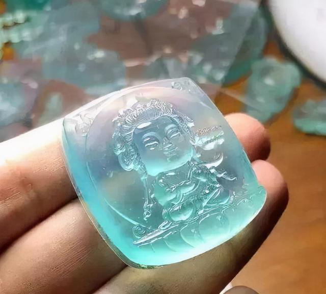 关于蓝翡翠价格的信息-第4张图片-翡翠网 关于蓝翡翠价格的信息-第4张图片-翡翠网