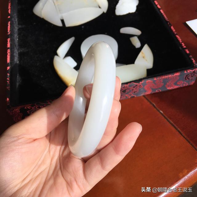 100万的翡翠戒面图片,翡翠戒面价格图片-第5张图片-翡翠网 100万的翡翠戒面图片,翡翠戒面价格图片-第5张图片-翡翠网