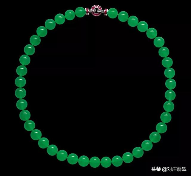 满绿翡翠手镯的鉴定方法,满绿翡翠价格-第1张图片-翡翠网 满绿翡翠手镯的鉴定方法,满绿翡翠价格-第1张图片-翡翠网