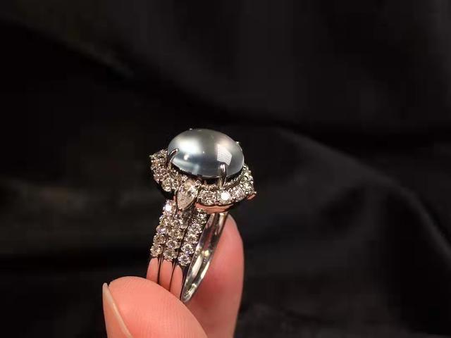 人造钻石和锆石的区别人工锆石对身体有害吗-第1张图片-翡翠网 人造钻石和锆石的区别人工锆石对身体有害吗-第1张图片-翡翠网