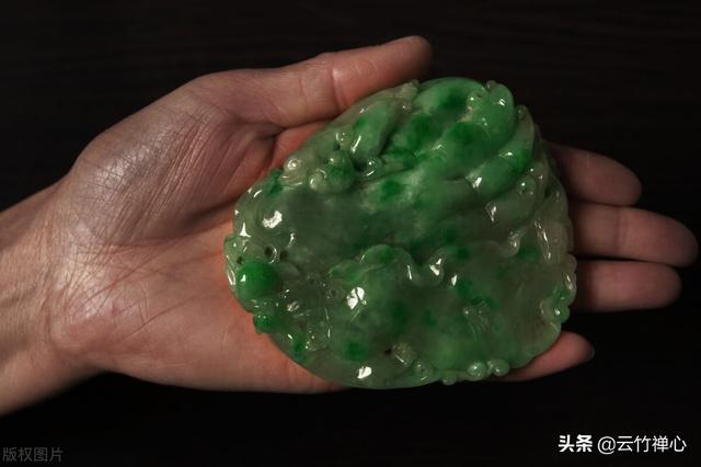 假翡翠原石图片,真品翡翠原石图鉴-第1张图片-翡翠网 假翡翠原石图片,真品翡翠原石图鉴-第1张图片-翡翠网