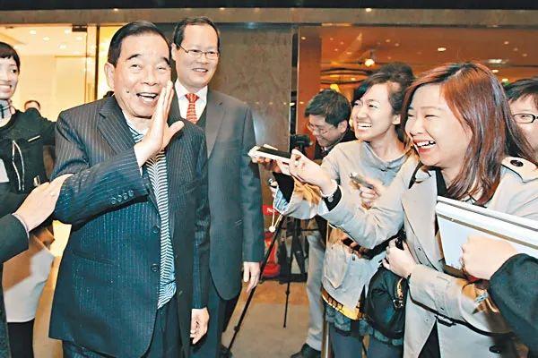 黄金价格今天多少一克,买黄金项链哪个品牌好-第9张图片-翡翠网 黄金价格今天多少一克,买黄金项链哪个品牌好-第9张图片-翡翠网