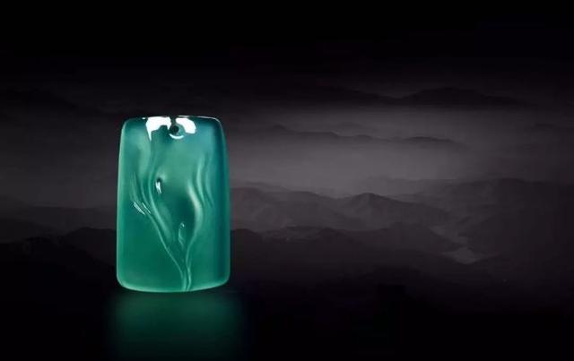 冰蓝翡翠价格的简单介绍-第1张图片-翡翠网 冰蓝翡翠价格的简单介绍-第1张图片-翡翠网