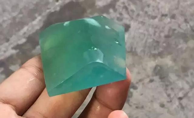 冰蓝翡翠价格的简单介绍-第3张图片-翡翠网 冰蓝翡翠价格的简单介绍-第3张图片-翡翠网