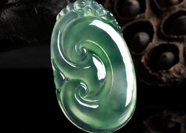 a货翡翠挂件价格查询,翡翠a货价格查询表-第1张图片-翡翠网 a货翡翠挂件价格查询,翡翠a货价格查询表-第1张图片-翡翠网