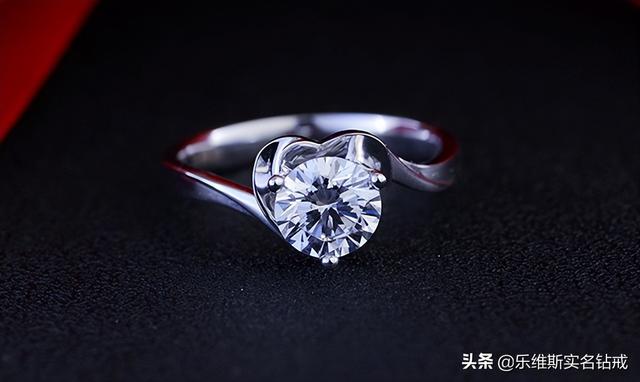 钻戒8分是什么意思,一般的钻戒都是什么钻-第4张图片-翡翠网 钻戒8分是什么意思,一般的钻戒都是什么钻-第4张图片-翡翠网