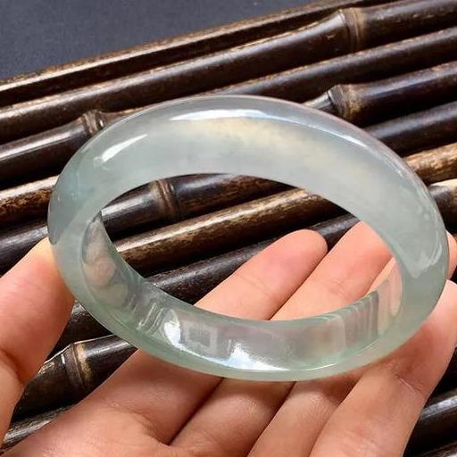 翡翠手镯怎样保存不会变形,新疆和田玉籽料白玉-第1张图片-翡翠网 翡翠手镯怎样保存不会变形,新疆和田玉籽料白玉-第1张图片-翡翠网