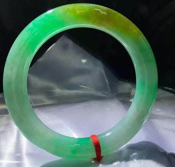 翡翠手镯怎样保存不会变形,新疆和田玉籽料白玉-第5张图片-翡翠网 翡翠手镯怎样保存不会变形,新疆和田玉籽料白玉-第5张图片-翡翠网