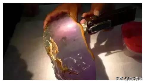 紫罗兰翡翠有收藏价值吗,翡翠紫罗兰原石什么样-第2张图片-翡翠网 紫罗兰翡翠有收藏价值吗,翡翠紫罗兰原石什么样-第2张图片-翡翠网