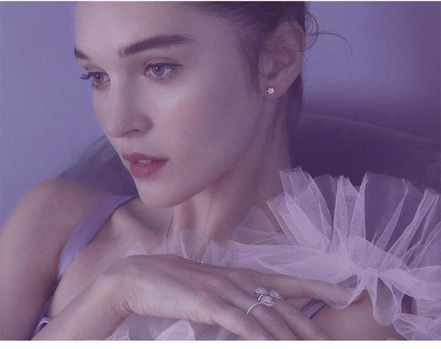 单钻项链钻石多大好看,十大著名钻石项链-第1张图片-翡翠网 单钻项链钻石多大好看,十大著名钻石项链-第1张图片-翡翠网