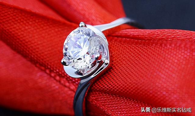 结婚钻戒品牌排行榜前十名结婚戒指哪个品牌好-第4张图片-翡翠网 结婚钻戒品牌排行榜前十名结婚戒指哪个品牌好-第4张图片-翡翠网