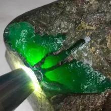 关于翡翠的知识简介的信息-第1张图片-翡翠网 关于翡翠的知识简介的信息-第1张图片-翡翠网