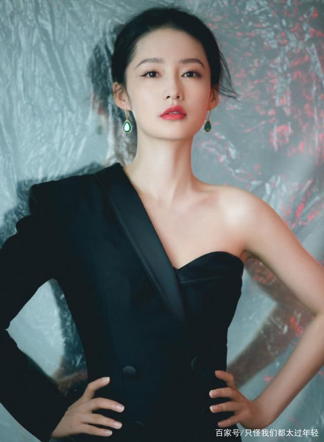 喜欢翡翠的女歌唱家章子怡春晚翡翠知识-第5张图片-翡翠网 喜欢翡翠的女歌唱家章子怡春晚翡翠知识-第5张图片-翡翠网