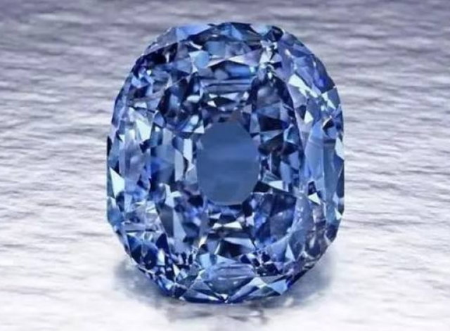 全国珠宝品牌前十名珠宝首饰-第5张图片-翡翠网 全国珠宝品牌前十名珠宝首饰-第5张图片-翡翠网