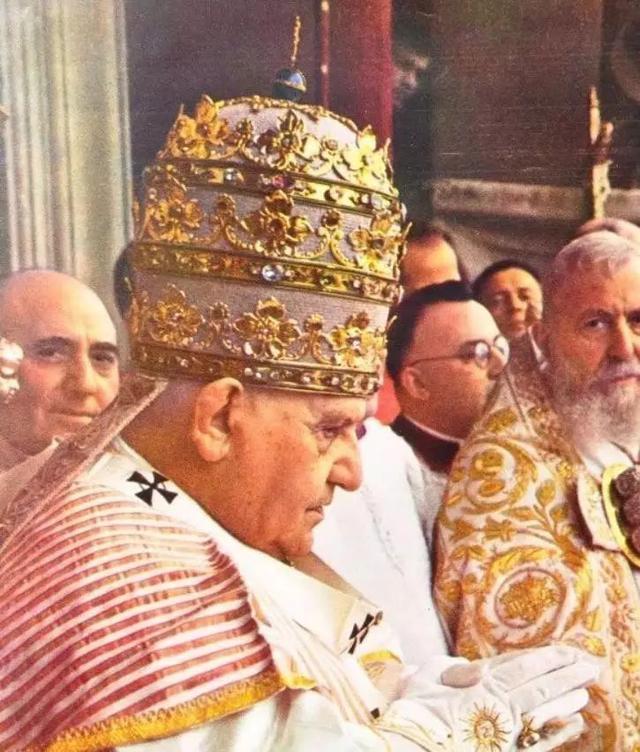 全国珠宝品牌前十名珠宝首饰-第6张图片-翡翠网 全国珠宝品牌前十名珠宝首饰-第6张图片-翡翠网