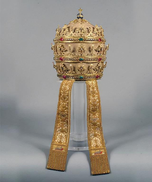 全国珠宝品牌前十名珠宝首饰-第7张图片-翡翠网 全国珠宝品牌前十名珠宝首饰-第7张图片-翡翠网