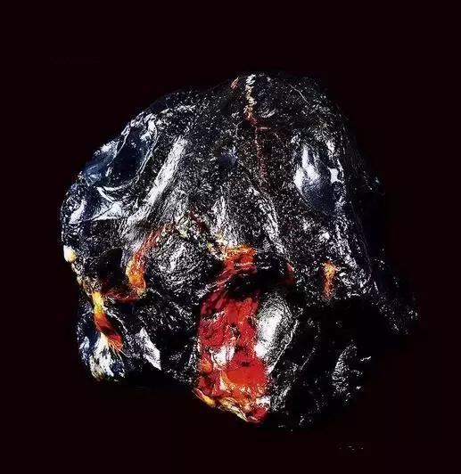 黑石头天然原石图片,黑宝石翡翠原石-第1张图片-翡翠网 黑石头天然原石图片,黑宝石翡翠原石-第1张图片-翡翠网