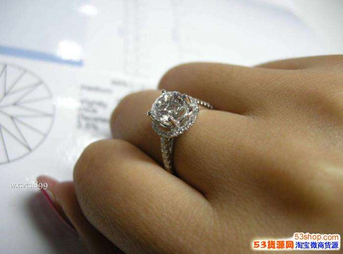 现在钻石戒指价格,人造钻石一克拉价格-第2张图片-翡翠网 现在钻石戒指价格,人造钻石一克拉价格-第2张图片-翡翠网